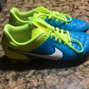 Nike Ladies Tiempo soccer cleats